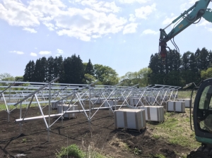 階上町案件、架台設置開始