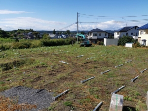 八戸市妙案件A区画、架台設置開始