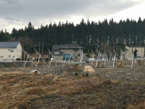 おいらせ町向山案件、架台設置開始