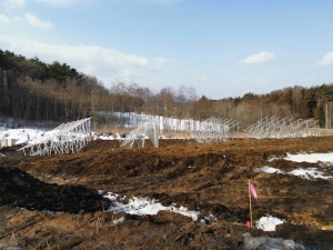 八戸市南郷鳩田向案件、架台設置開始